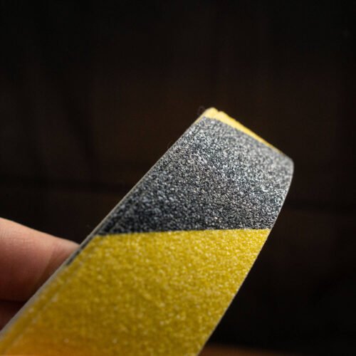Taśma antypoślizgowa 2.5cm x 100cm czarno-żółta NA METRY papier ścierny 7 tasmy antyposlizgowe wszystkie warstwy 0026 Warstwa 37 1